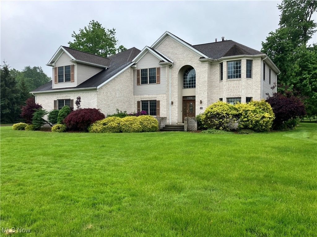 1254 Maxfli Drive, Akron, OH 44312