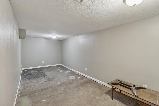 3943 12th Street, Des Moines, IA 50313