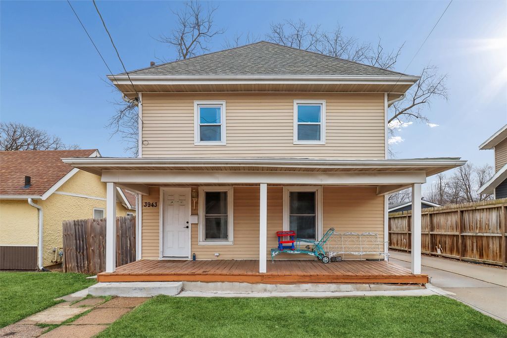 3943 12th Street, Des Moines, IA 50313