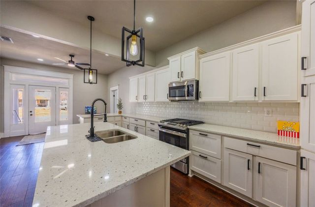 306 Craig Street, Hillsboro, TX 76645
