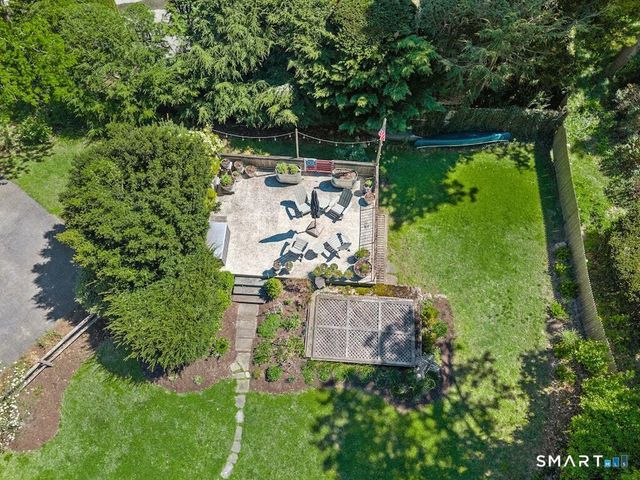 8 Seagate Road, Darien, CT 06820