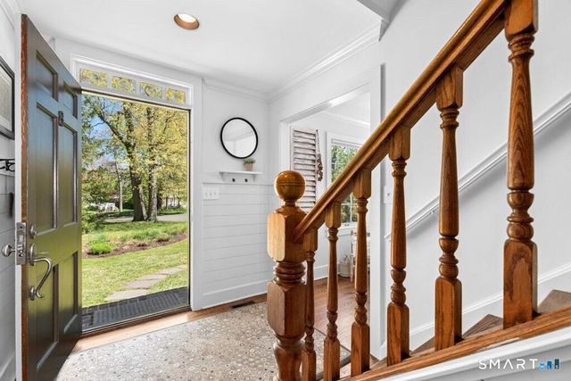 8 Seagate Road, Darien, CT 06820