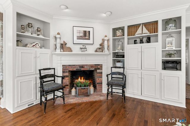 8 Seagate Road, Darien, CT 06820