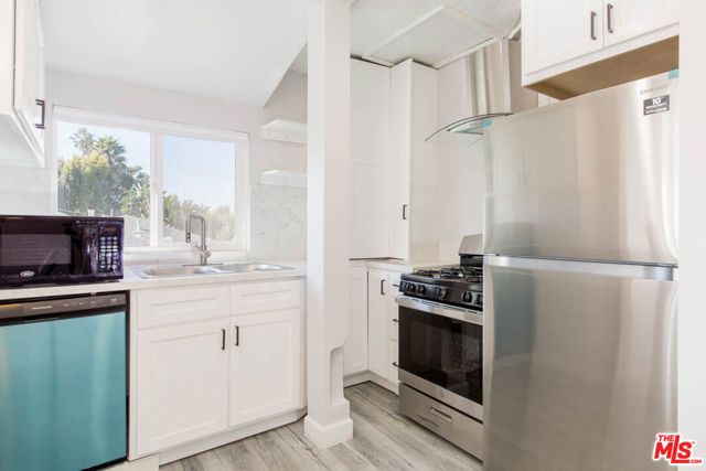 8525 Cadillac Avenue, Los Angeles, CA 90034