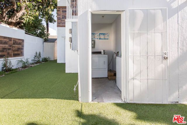 8525 Cadillac Avenue, Los Angeles, CA 90034