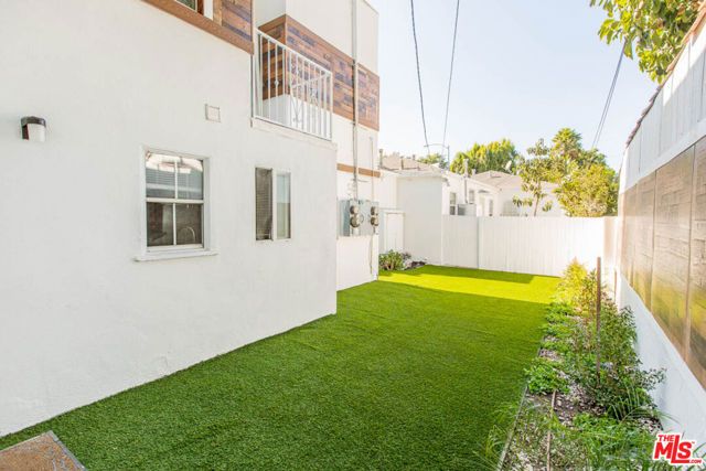 8525 Cadillac Avenue, Los Angeles, CA 90034