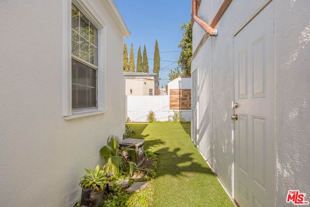 8525 Cadillac Avenue, Los Angeles, CA 90034