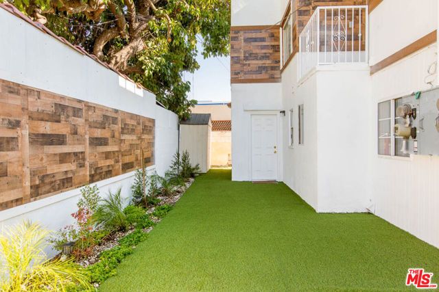 8525 Cadillac Avenue, Los Angeles, CA 90034