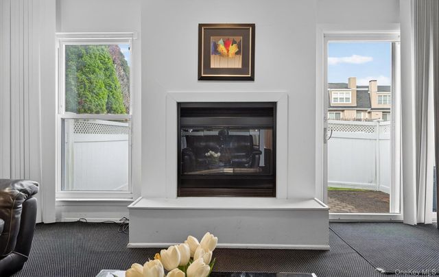 105 Glen Way, Syosset, NY 11791