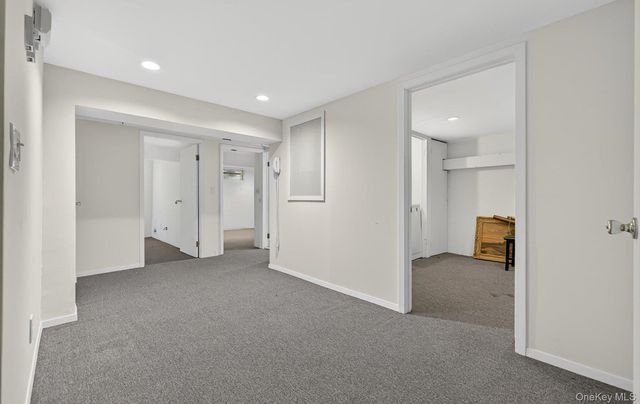 105 Glen Way, Syosset, NY 11791