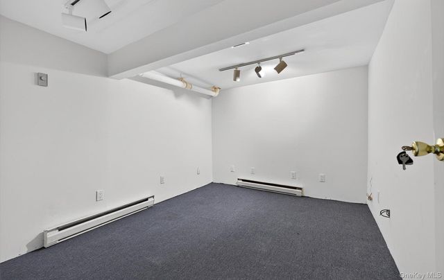 105 Glen Way, Syosset, NY 11791