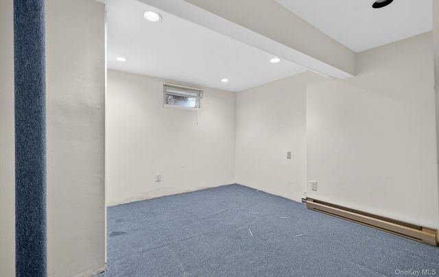 105 Glen Way, Syosset, NY 11791