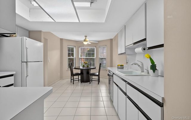 105 Glen Way, Syosset, NY 11791