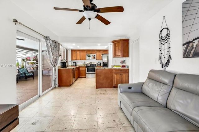 1301 N 74th Ter, Hollywood, FL 33024