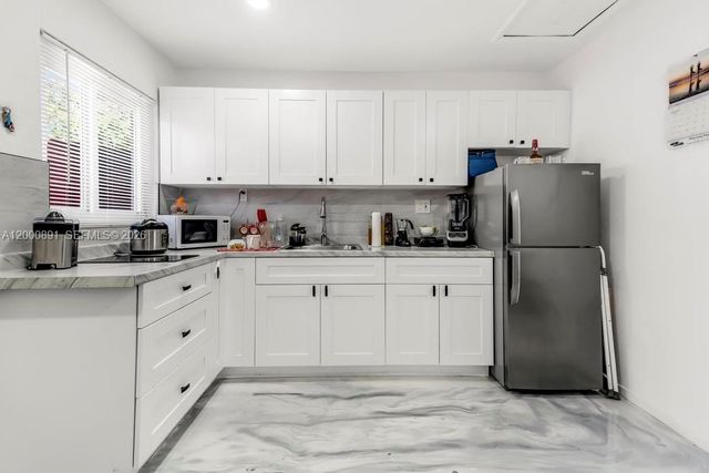 1301 N 74th Ter, Hollywood, FL 33024