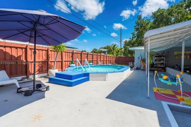 1301 N 74th Ter, Hollywood, FL 33024