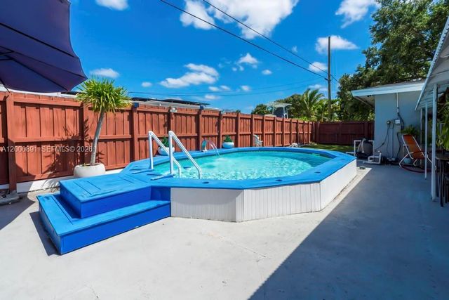 1301 N 74th Ter, Hollywood, FL 33024