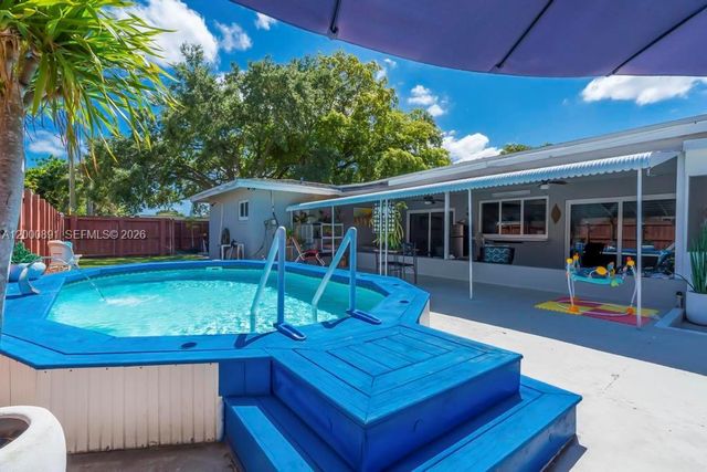 1301 N 74th Ter, Hollywood, FL 33024