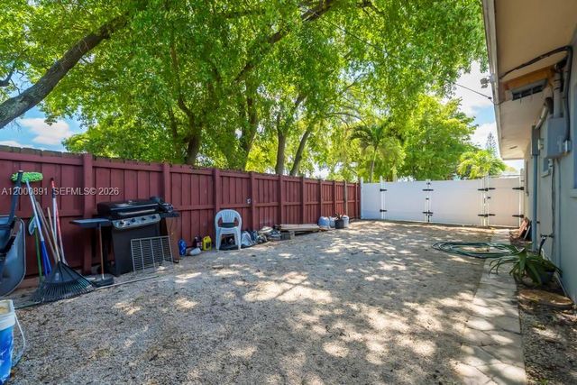1301 N 74th Ter, Hollywood, FL 33024