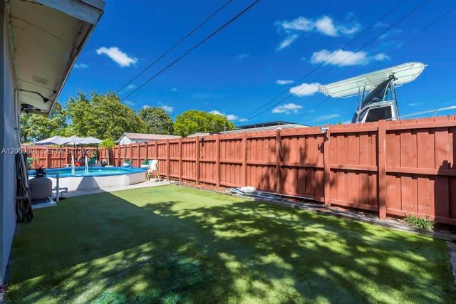 1301 N 74th Ter, Hollywood, FL 33024