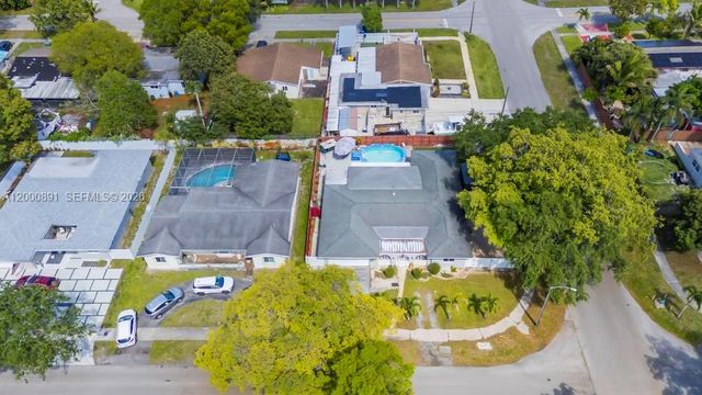 1301 N 74th Ter, Hollywood, FL 33024