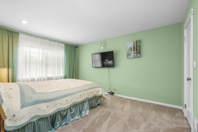 334 Plumwood Court 334, Vernon Hills, IL 60061