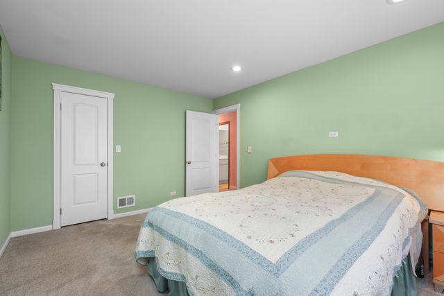 334 Plumwood Court 334, Vernon Hills, IL 60061