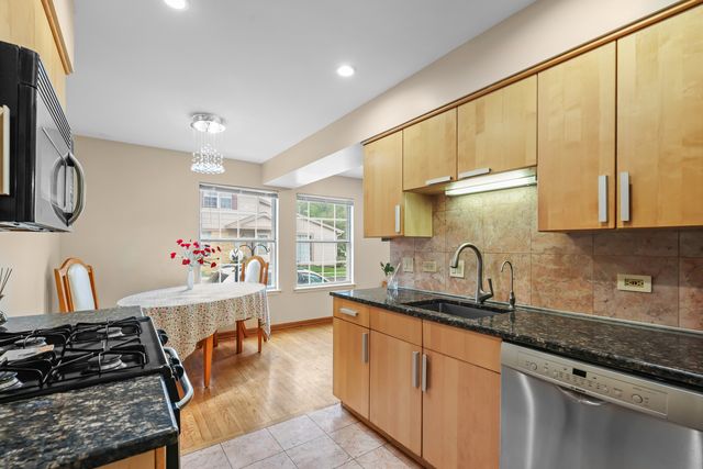 334 Plumwood Court 334, Vernon Hills, IL 60061