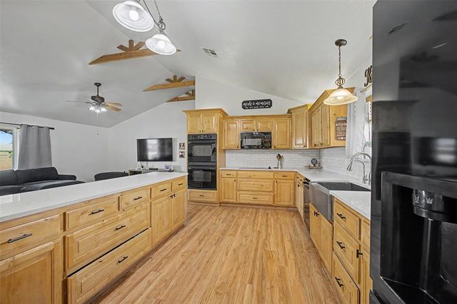 7576 E Maguire Road, Noble, OK 73068