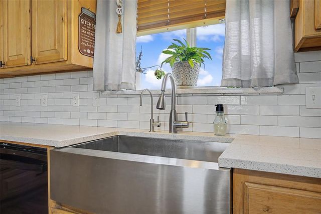 7576 E Maguire Road, Noble, OK 73068