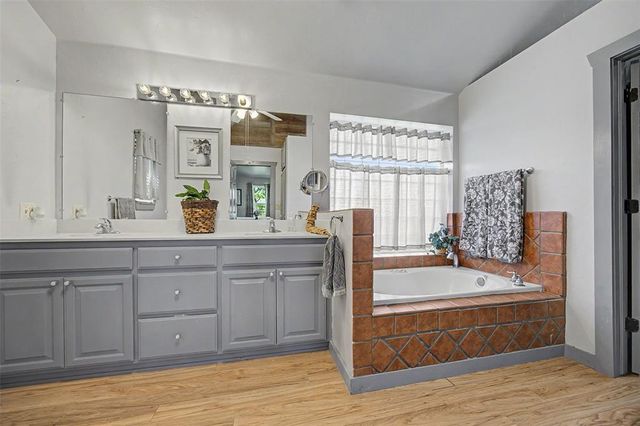 7576 E Maguire Road, Noble, OK 73068
