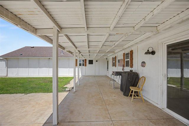 7576 E Maguire Road, Noble, OK 73068