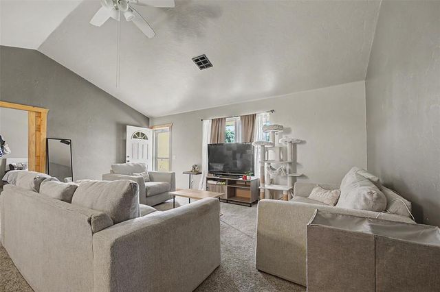 7576 E Maguire Road, Noble, OK 73068