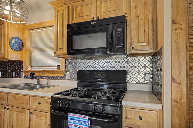 7576 E Maguire Road, Noble, OK 73068