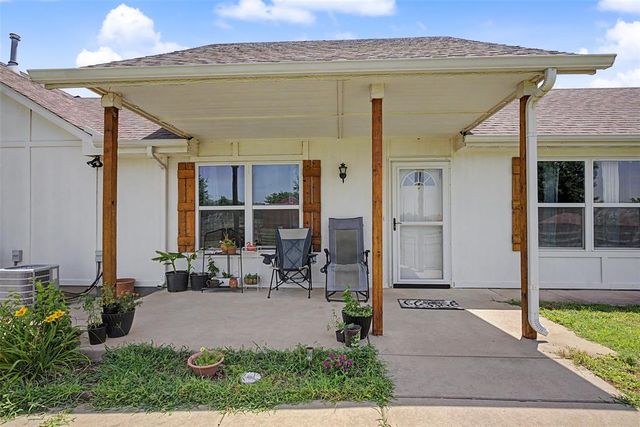 7576 E Maguire Road, Noble, OK 73068