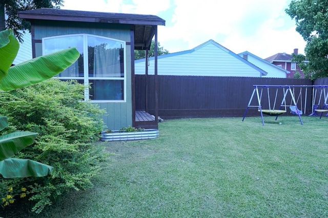 7818 Avenue F, Houston, TX 77012