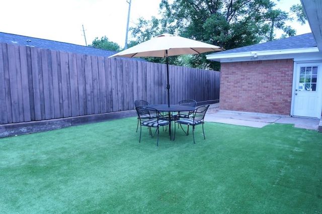 7818 Avenue F, Houston, TX 77012