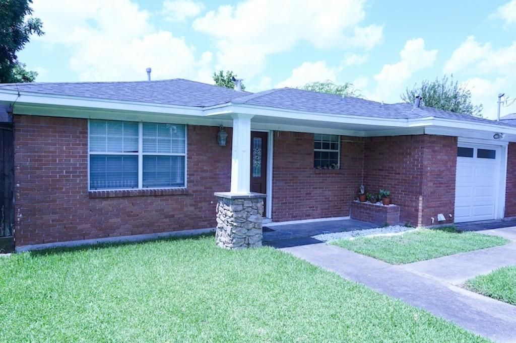 7818 Avenue F, Houston, TX 77012