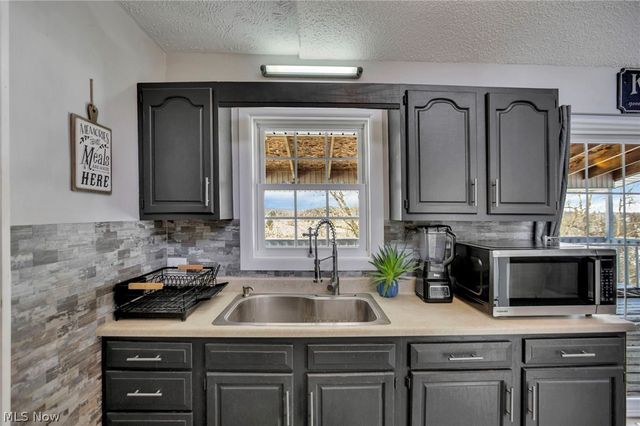 145 Valley Gem Drive, Zanesville, OH 43701