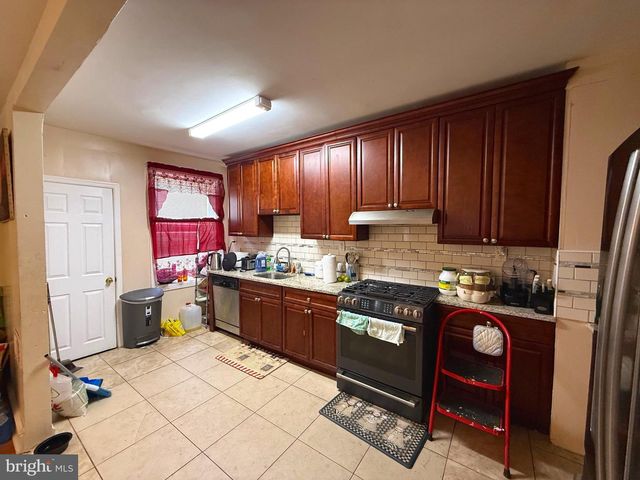 212 N MAPLE AVE, Lansdowne, PA 19050