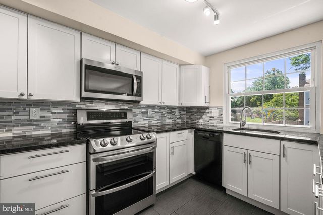 5241 SAINT GENEVIEVE PL, Alexandria, VA 22315