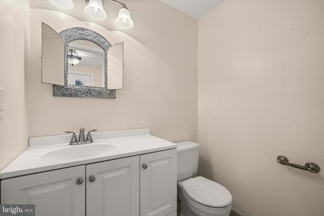 5241 SAINT GENEVIEVE PL, Alexandria, VA 22315