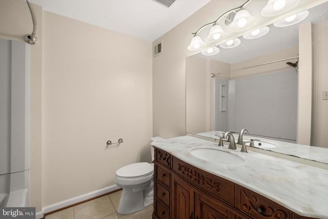 5241 SAINT GENEVIEVE PL, Alexandria, VA 22315