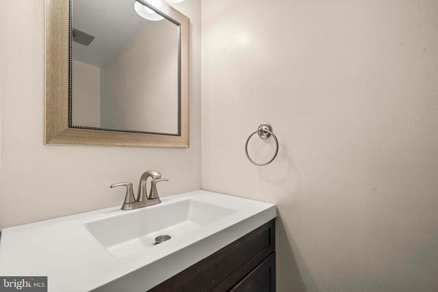 5241 SAINT GENEVIEVE PL, Alexandria, VA 22315