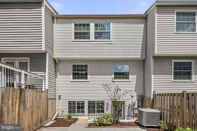 5241 SAINT GENEVIEVE PL, Alexandria, VA 22315