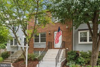 5241 SAINT GENEVIEVE PL, Alexandria, VA 22315
