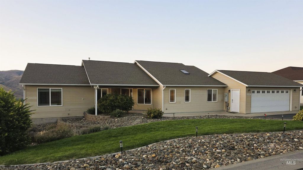 1724 Ridgeview Dr., Clarkston, WA 99403