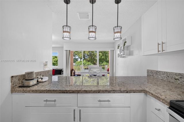 6205 Kendale Lakes Circle 281, Miami, FL 33183