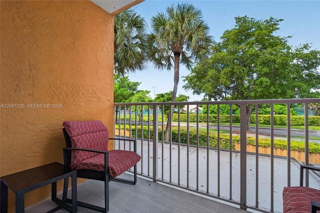 6205 Kendale Lakes Circle 281, Miami, FL 33183