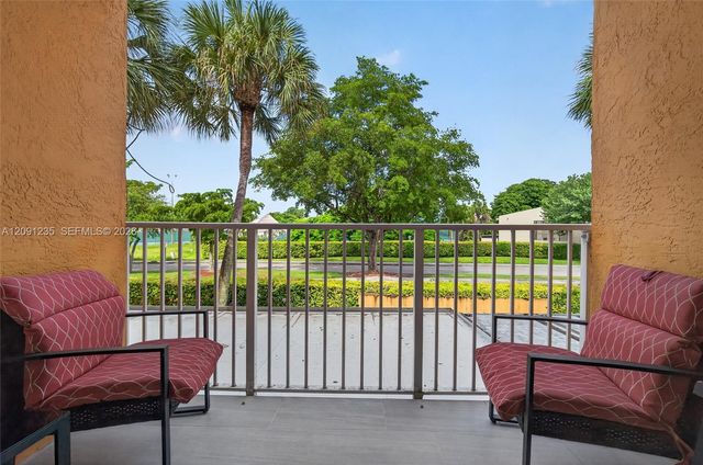6205 Kendale Lakes Circle 281, Miami, FL 33183